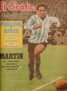 Oscar Martín, capitán del equipo, tapa de El Gráfico luego de la victoria ante Ferro. 