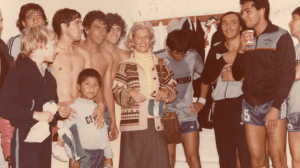 Amalia Fortabat en el vestuario de Loma Negra. La Tía y sus chicos. 