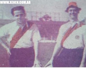"El Cañonero de Giles". La película de su vida. En la foto,junto a Luis Sandrini. De fondo, los tablones de Tagle y Alvear. 