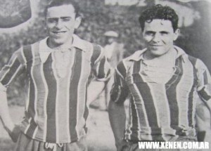 Camiseta tricolor velezana en la gira americana de 1930/31. En la foto, junto al Marqués Fernando Paternoster.