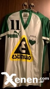Camiseta de Deportivo Armenio de 1988. Usada por Walter Oudoukian. El verde fue el color adoptado por el club en épocas gloriosas. 