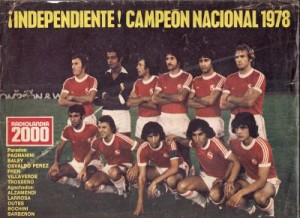 El equipo de Independiente que venció a River Plate en la final del Nacional 1978.