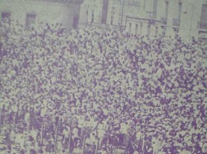 Las tribunas repletas. El fútbol era un enorme fenómeno de masas en los años treinta del siglo pasado. En 1934 seis clubes fueron duramente castigados por no generar los ingresos necesarios.