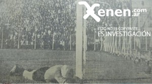 José María Pérez no tiene nada que hacer. Fue uno de los ocho goles que sufrió el arquero granate aquella tarde.