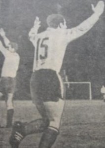 28 de agosto de 1967. El árbitro paraguayo Pérez Osorio pitó el final del partido. ¡Racing campeón de América! Festeja Parenti...