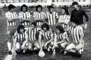El enorme Instituto de Córdoba modelo 1973: Parados: Roca, Acevedo, Oviedo, Carballo, Anelli y Perriot. Agachados: Saldaño, Ardiles, Kempes, Beltrán y Willington.