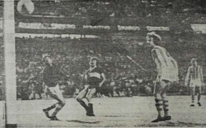 La noche que Aldosivi hizo historia en la Bombonera. Nacional 1975. Victoria 2 a 1 con un par de goles de Mústico.