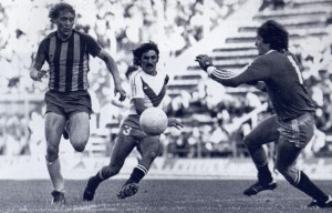 23 de noviembre de 1980. Orte supera a Bujedo y Falcioni. Gol fundamental en la campaña de Rosario Central campeón Nacional. 