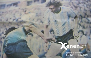 17 de marzo de 1984. Racing 0 - 0 Nueva Chicago. Un año para olvidar. Una lesión lo marginó durante media temporada. El equipo no consiguió el ascenso.