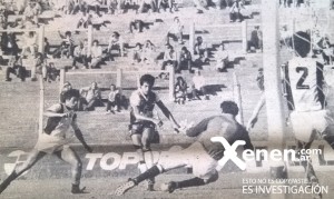 15 de marzo de 1987. La definición de Sergio Maciel ante la salida de Raul Zurita, arquero visitante. Deportivo Armenio 2 - 0 Central Norte. 
