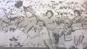 Toribio Aquino le gana a Fabián Mainardi. Estación Quequén en una tarde soñada. Venciendo heroicamente a Banfield.