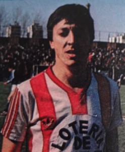 Víctor Rabuñal jugó en Unión entre 1988 y 1991. Disputó 94 partidos, convirtiendo 6 goles.