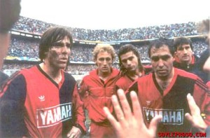 Martes 9 de junio de 1991. Sobre el barrial de la Bombonera, Newells derrotó por penales a Boca quedándose con el título 1990/91.