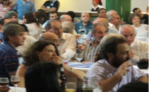 Reunión de la Filial Barcelona del Racing Club. Parenti junto a su entrenador en épocas de Academia: Juan José Pizzuti.