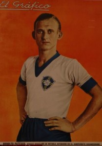 Brasil aun jugaba de blanco. El wing izquierdo Patesko era una de las grandes figuras de su equipo. 