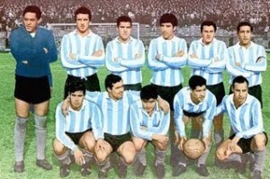 El equipo de Racing que igualó aquella tarde en la Bombonera. 
