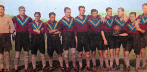 No es tan sólo una camiseta esperpéntica, sino la muestra de un fútbol puesto al servicio de los poderosos: la Fusión Argentinos Juniors-Atlanta modelo 1934.