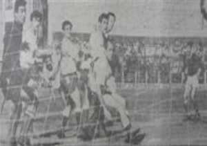 20 de noviembre de 1965. Tiempos granates. Victoria 2 a 0 ante Deportivo Morón en Ferro Carril Oeste. Gol de Parenti para asegurar el ascenso.